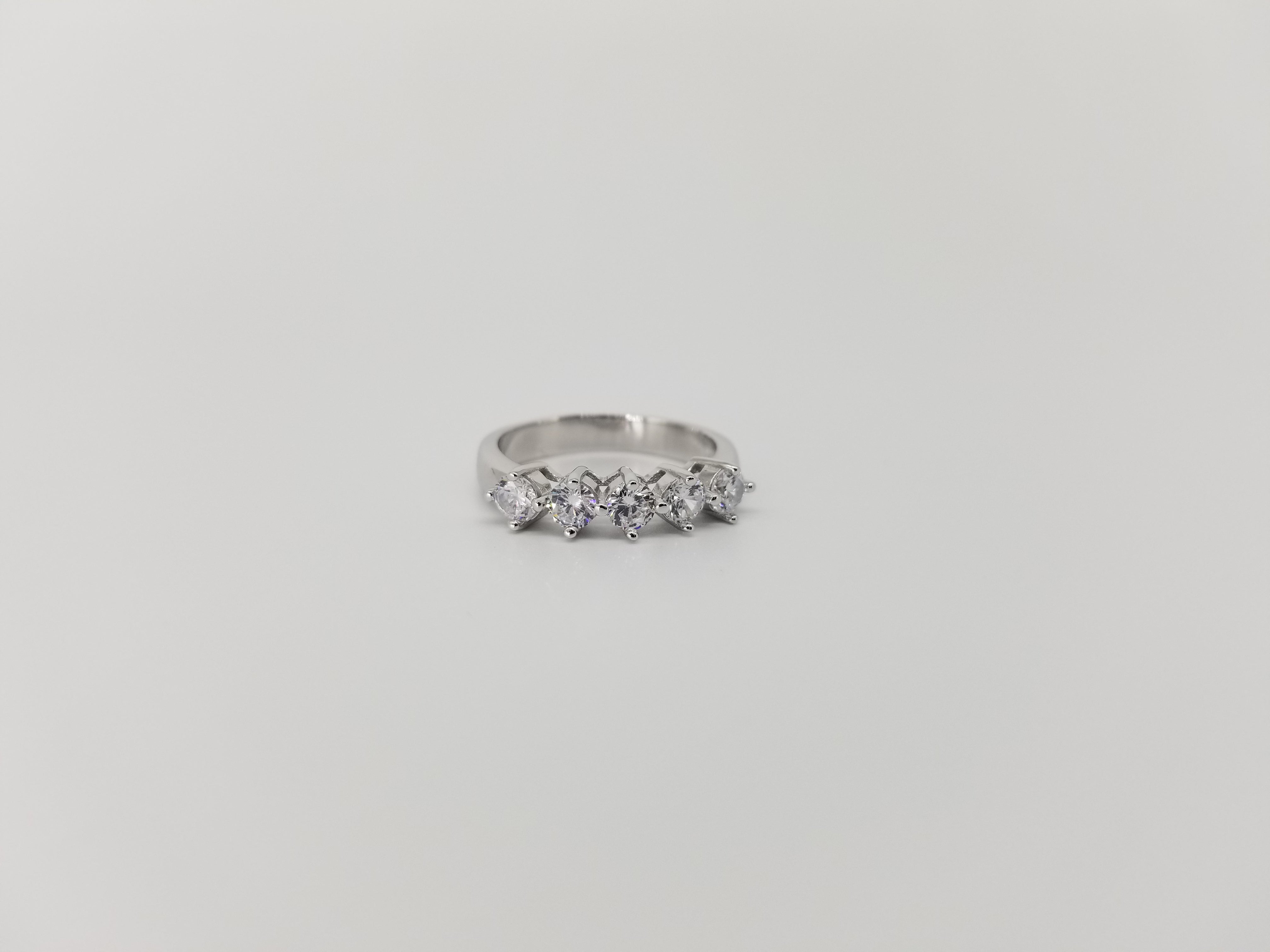 5 Cubic Zirconia in White Gold