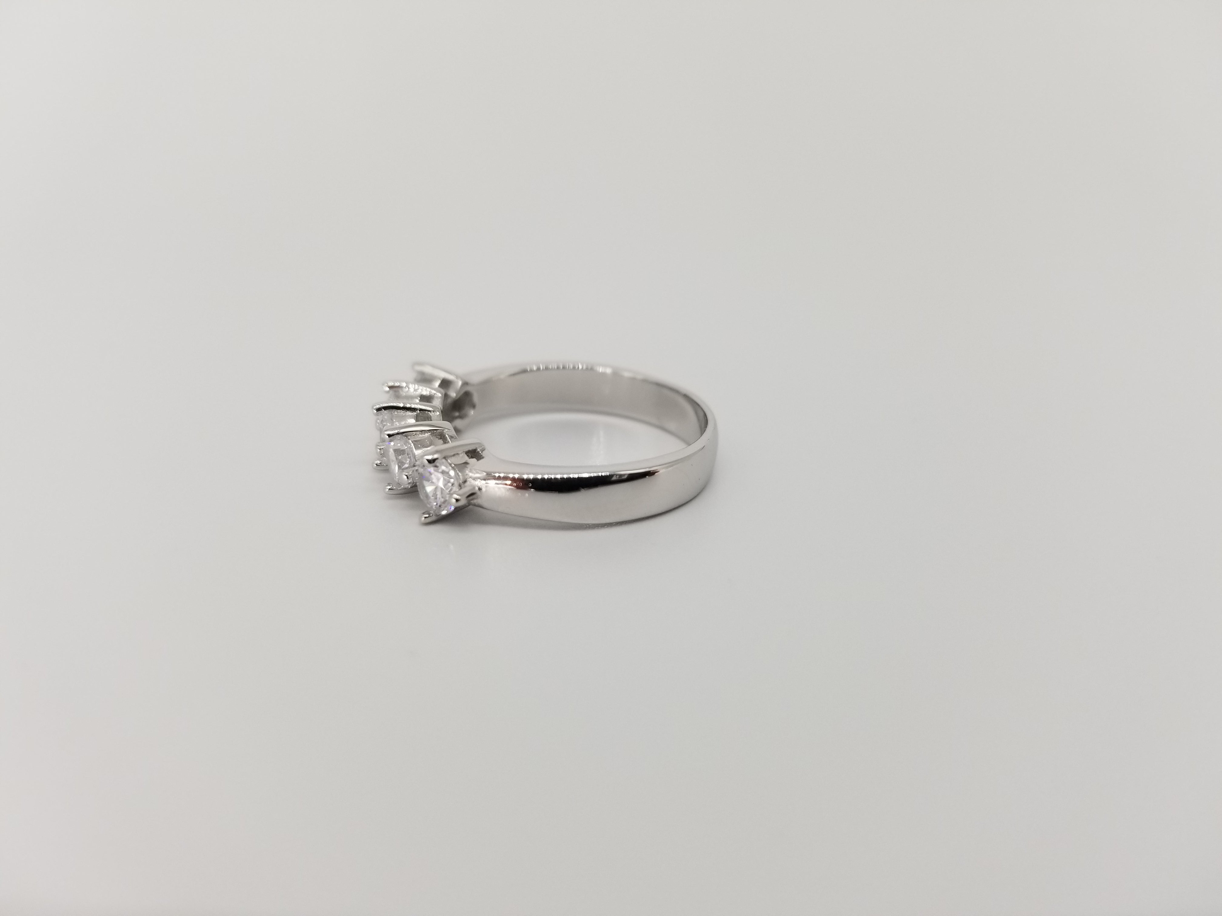 5 Cubic Zirconia in White Gold