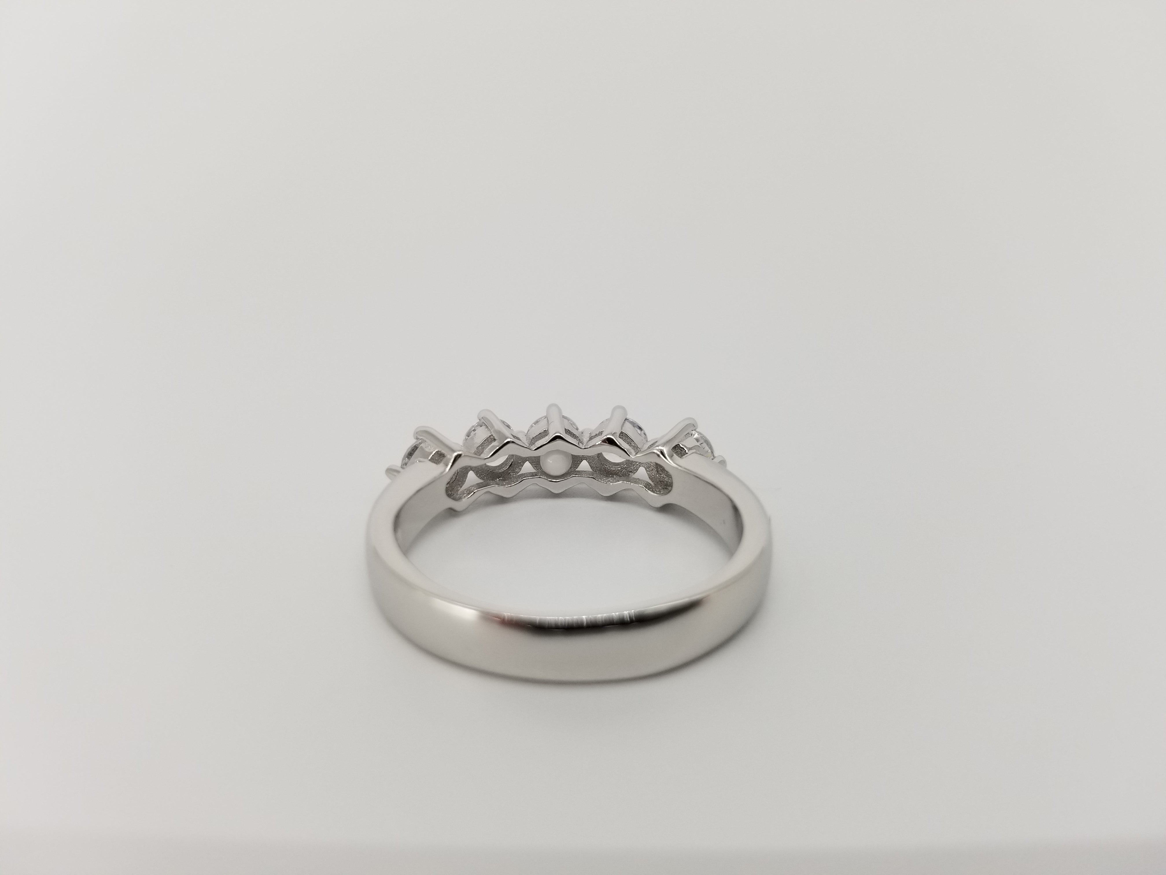 5 Cubic Zirconia in White Gold