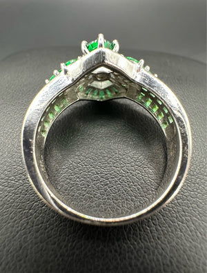 silver woman ring with green