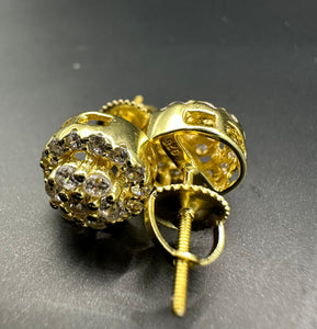 stud earrings with gold plating and topaz stones